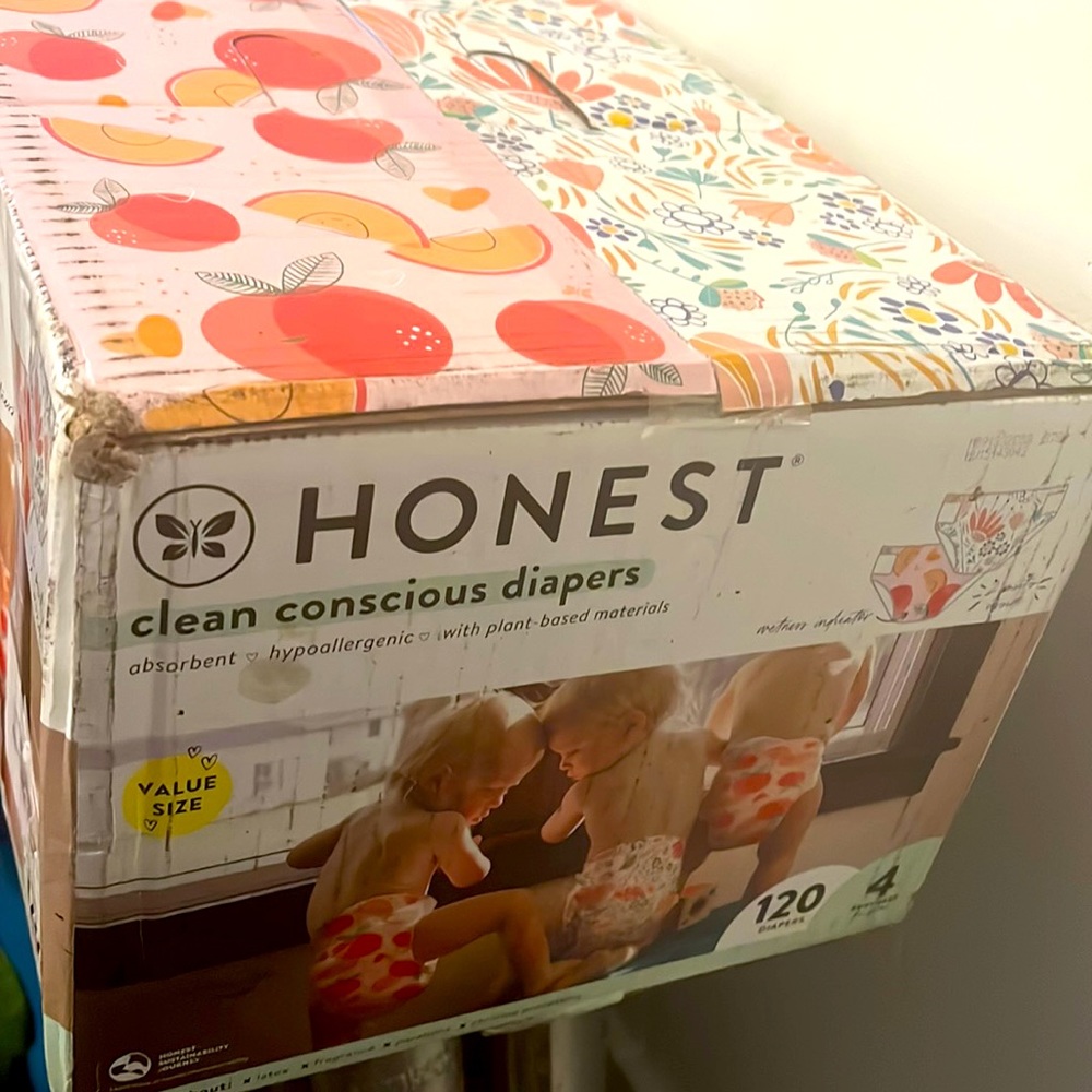 Size 4 girl pampers. Brand honest